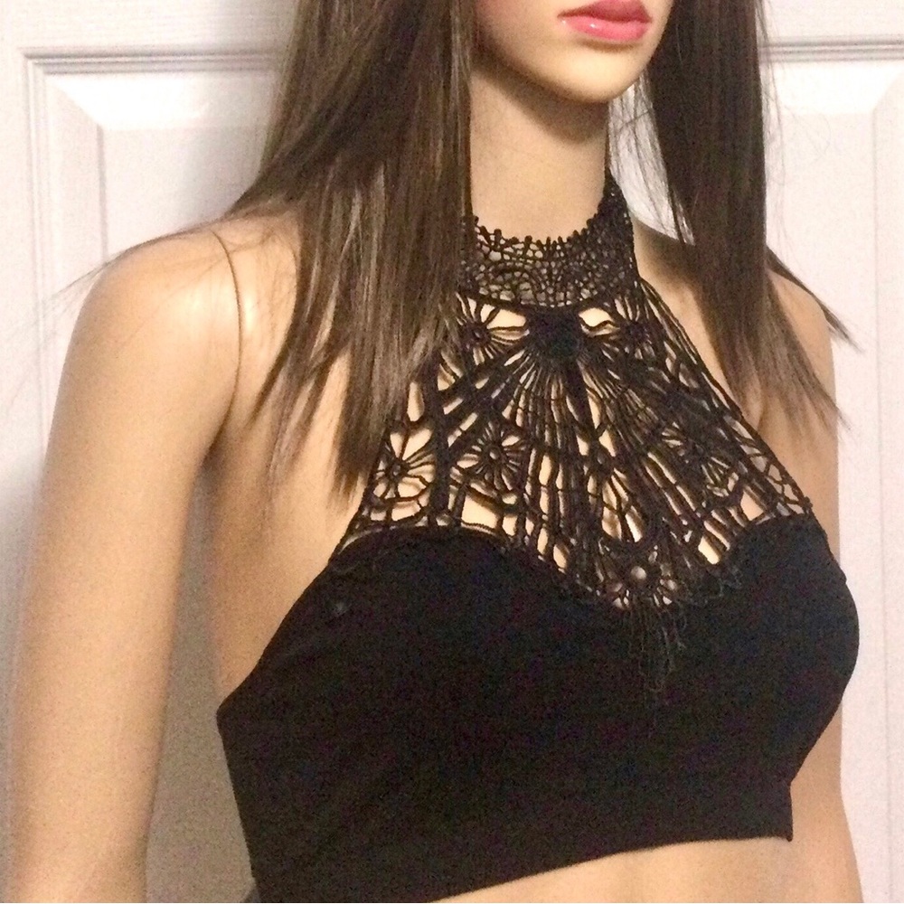 BLACK HIGH NECK BRALETTE